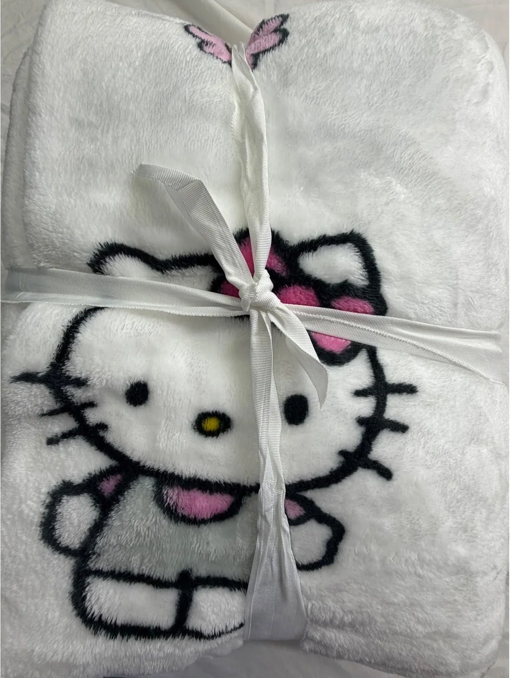 Hello Kitty by Sanrio Plush Throw Blanket Pink Flowers White New Unused